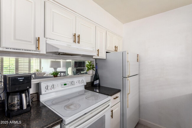 Building Photo - 4610 N 68th St