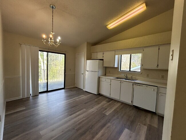 Building Photo - Condo for Rent