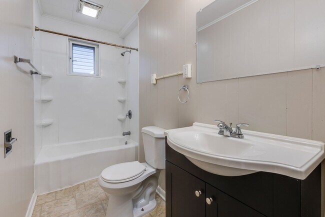 Foto del edificio - Available NOW - 4 Bedroom, 1.5 Bath Home i...