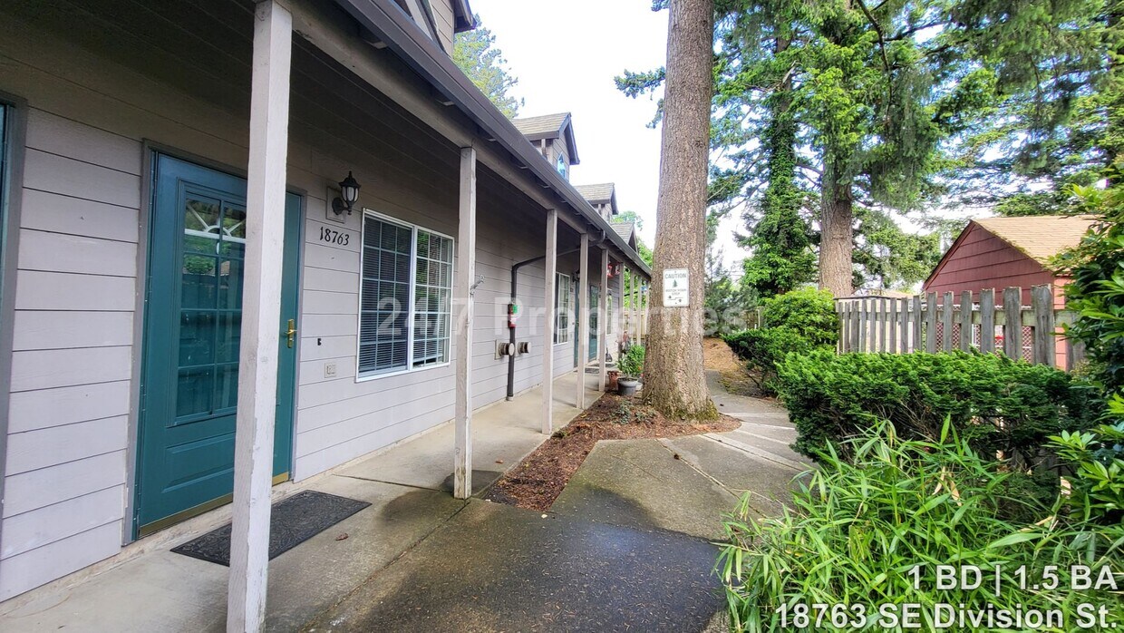 Primary Photo - Cozy 1 BD | 1.5 BA Townhome with Patio - G...