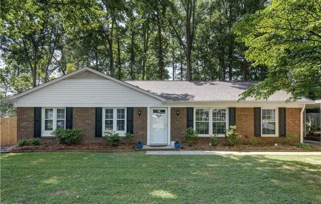 Building Photo - 4711 Chaucer Dr