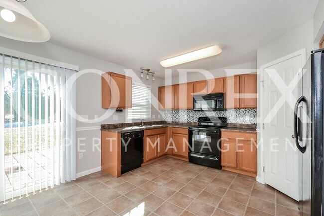 Building Photo - Charming 3 Bedroom on Private Lot with Ton...