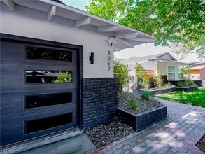 Building Photo - 3012 Bryant Ave