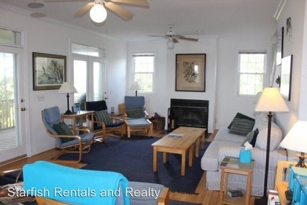 Building Photo - 4 br, 2 bath House - 933 Broadway Street