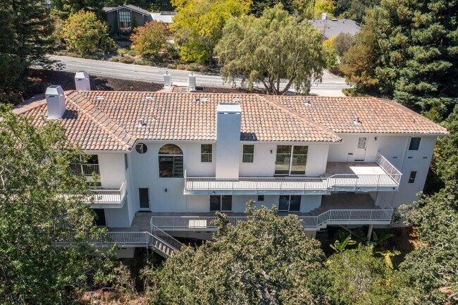 Building Photo - 105 Stonepine Rd