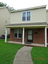 Building Photo - 245 Settlers Landing Rd