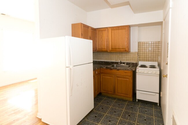 Building Photo - 4507 N Malden St