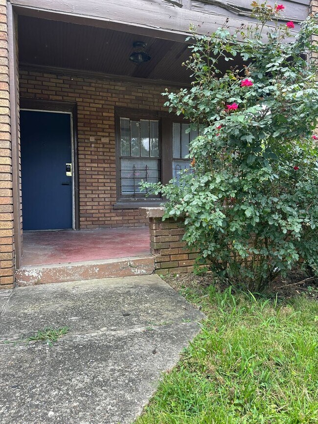 Foto del edificio - 1227 8th Ave W