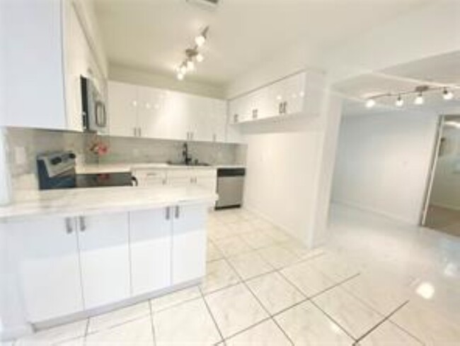 Foto del edificio - 1008 NW 11th Ct