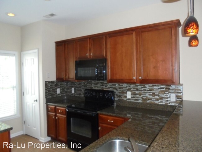 Building Photo - 3511 Park Hill Crossing Dr
