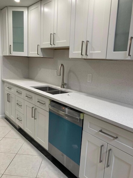 Photo - 2070 Yarmouth E Apartment