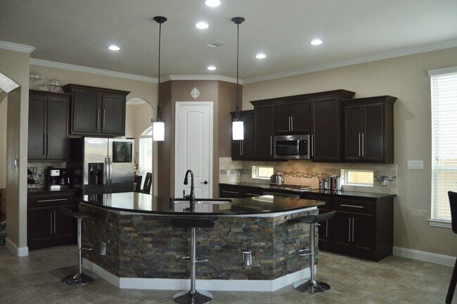 Building Photo - 13831 Slate Mountain Ln