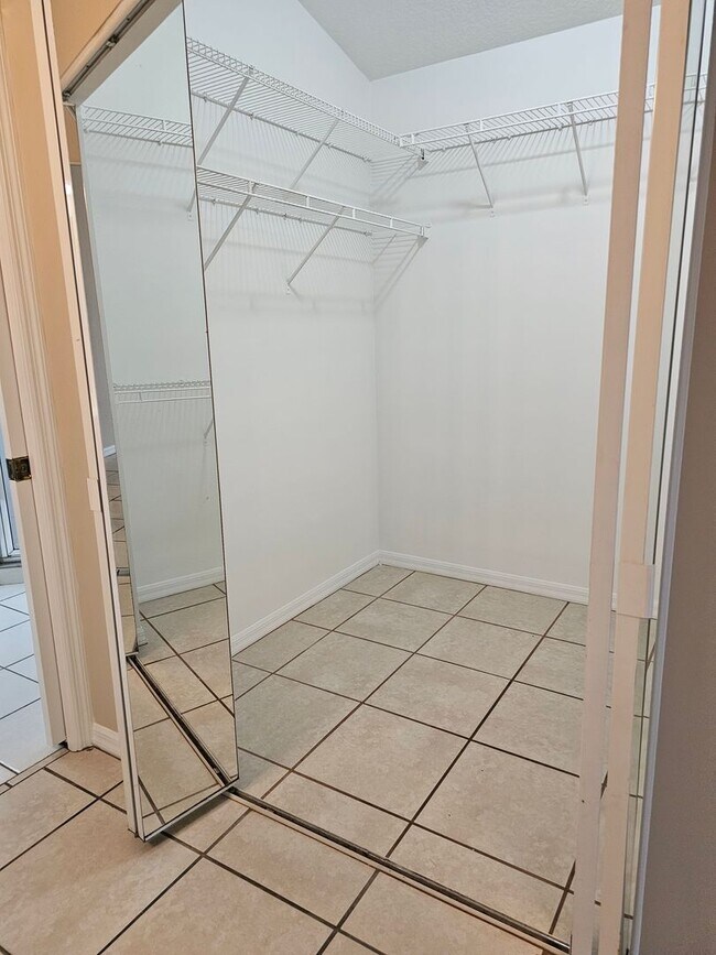 Photo - 627 25th Dr E House