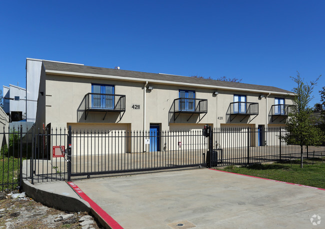 Building Photo - 4211 Gaston Ave