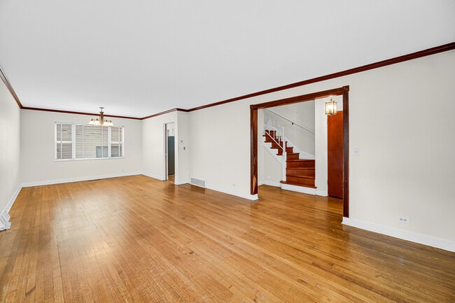 Foto del edificio - 7248 N Ridge Blvd