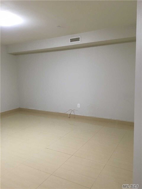 Foto del edificio - 120-53 Sunrise Ct