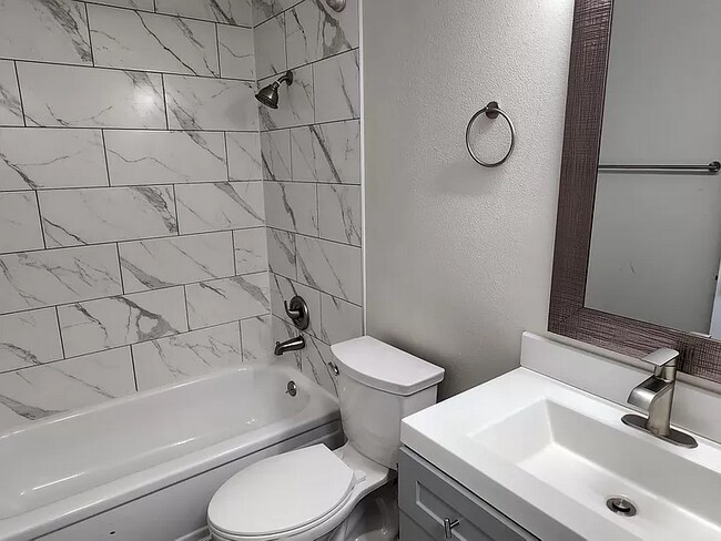 Foto del edificio - 12109 114th Ave Ct E