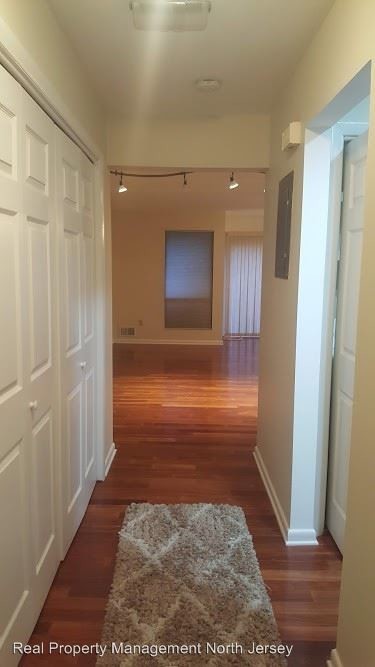 Building Photo - 1 br, 1 bath House - 105 River Rd. #A4