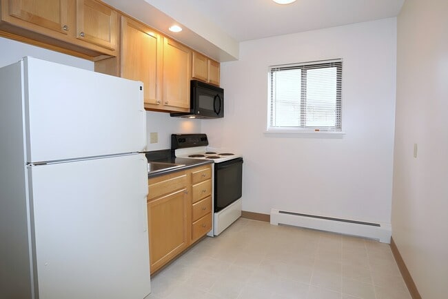 Building Photo - Imperial South