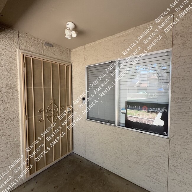 Foto del edificio - 520 N Stapley Dr