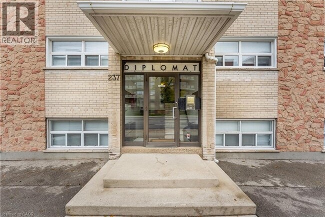 Building Photo - 237 Mohawk Rd E