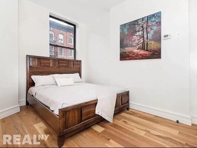 Building Photo - 309 East 92nd Street