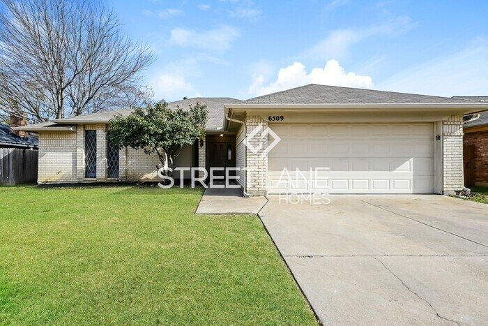 Primary Photo - Charming 3 Bedroom in Arlington!