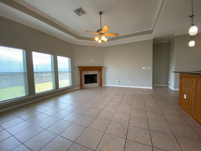 Building Photo - DON'T MISS THIS INCREDIBLE SOUTHSIDE LEASING OPPORTUNITY!