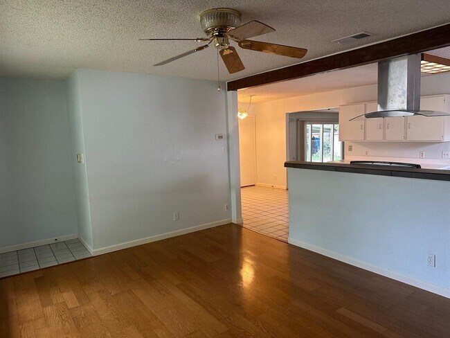 Building Photo - 7504 Northcrest Blvd