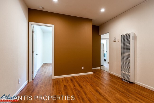 Building Photo - 365 W Weddell Dr