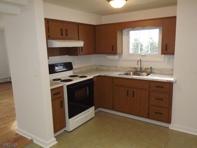 Building Photo - 56 Locust Lake Rd