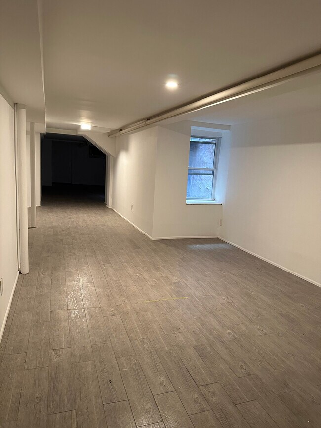 Lower level - 7323 69th Pl