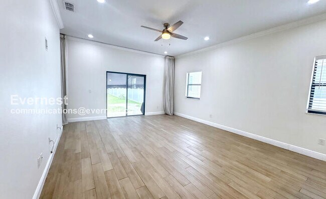 Foto del edificio - 2514 W Curtis St