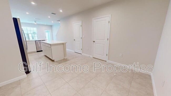 Foto del edificio - 14163 Crimson Ave