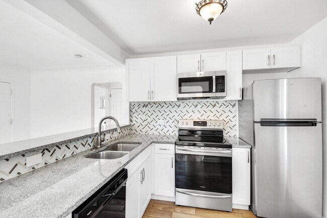 Foto del edificio - Move-in-ready Park Hill home with oversize...
