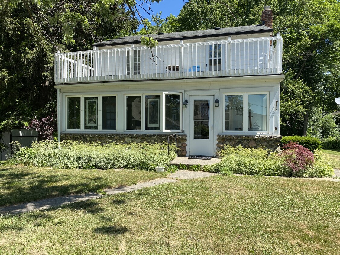 Foto principal - 11317 E Shore Dr