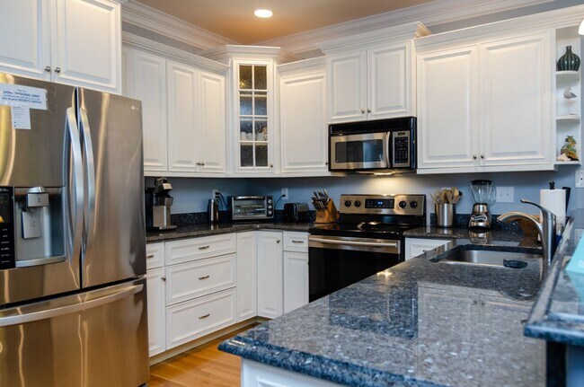 Building Photo - (K004) 202 North Fort Fisher Blvd, Villa #...