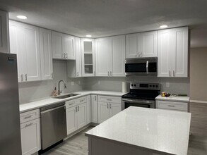 Building Photo - 4550 Ewell Rd