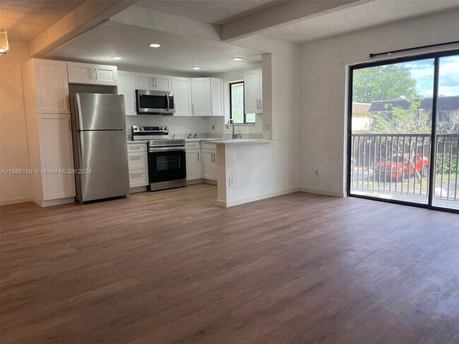 Building Photo - 1085 S Flagler Ave