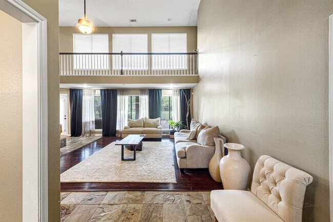 Foto del edificio - 1627 Rambling Stone Dr