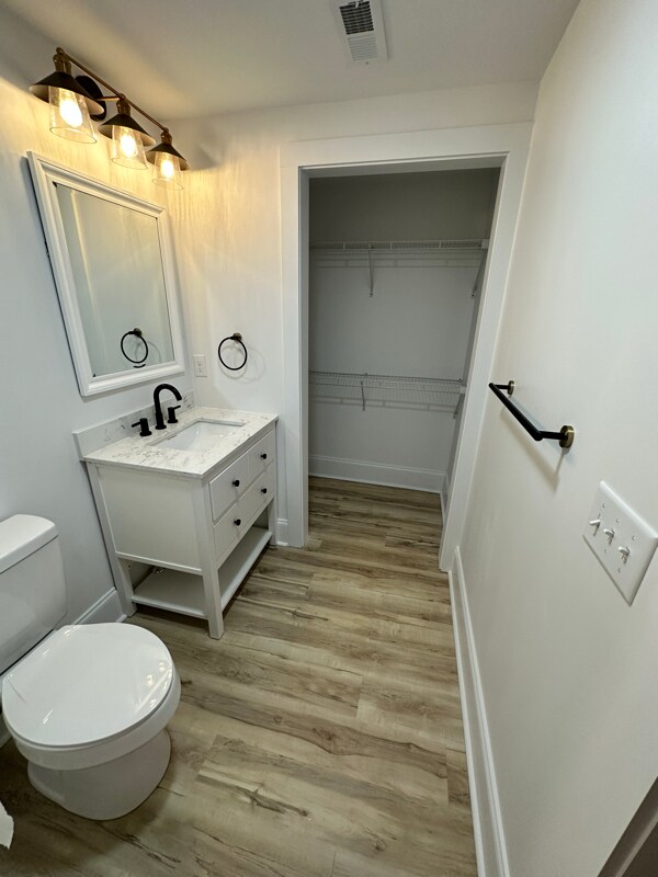 Foto del edificio - 636 Old Shakertown Rd