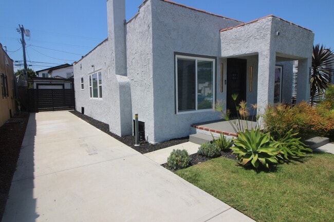 Building Photo - 5835 5th Ave