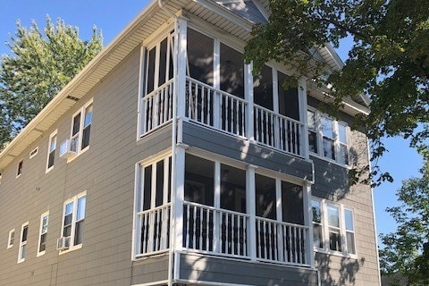 Building Photo - 53 Pilgrim Ave