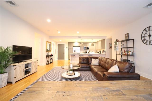 Primary Photo - 125 Harrison St