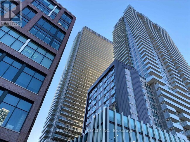 Building Photo - 20 Richardson St