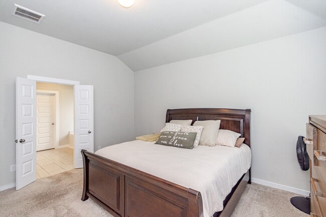 Building Photo - 13022 Mid Stocket Dr