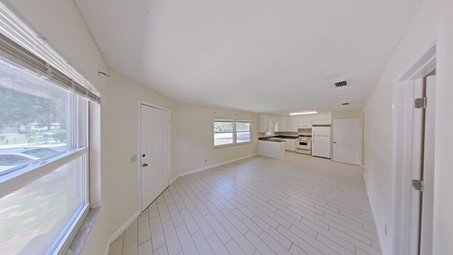 Building Photo - Lovely Country 2 Bed 1 Bath - Ocklawaha