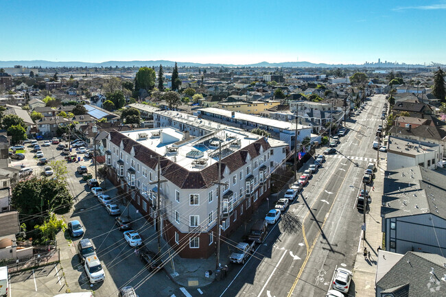 Front Aerial View - The Kensington Plaza