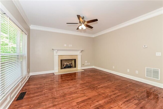 Building Photo - 1515 Royce Dr