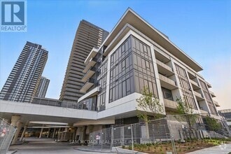 Building Photo - 5105-5105 Hurontario St